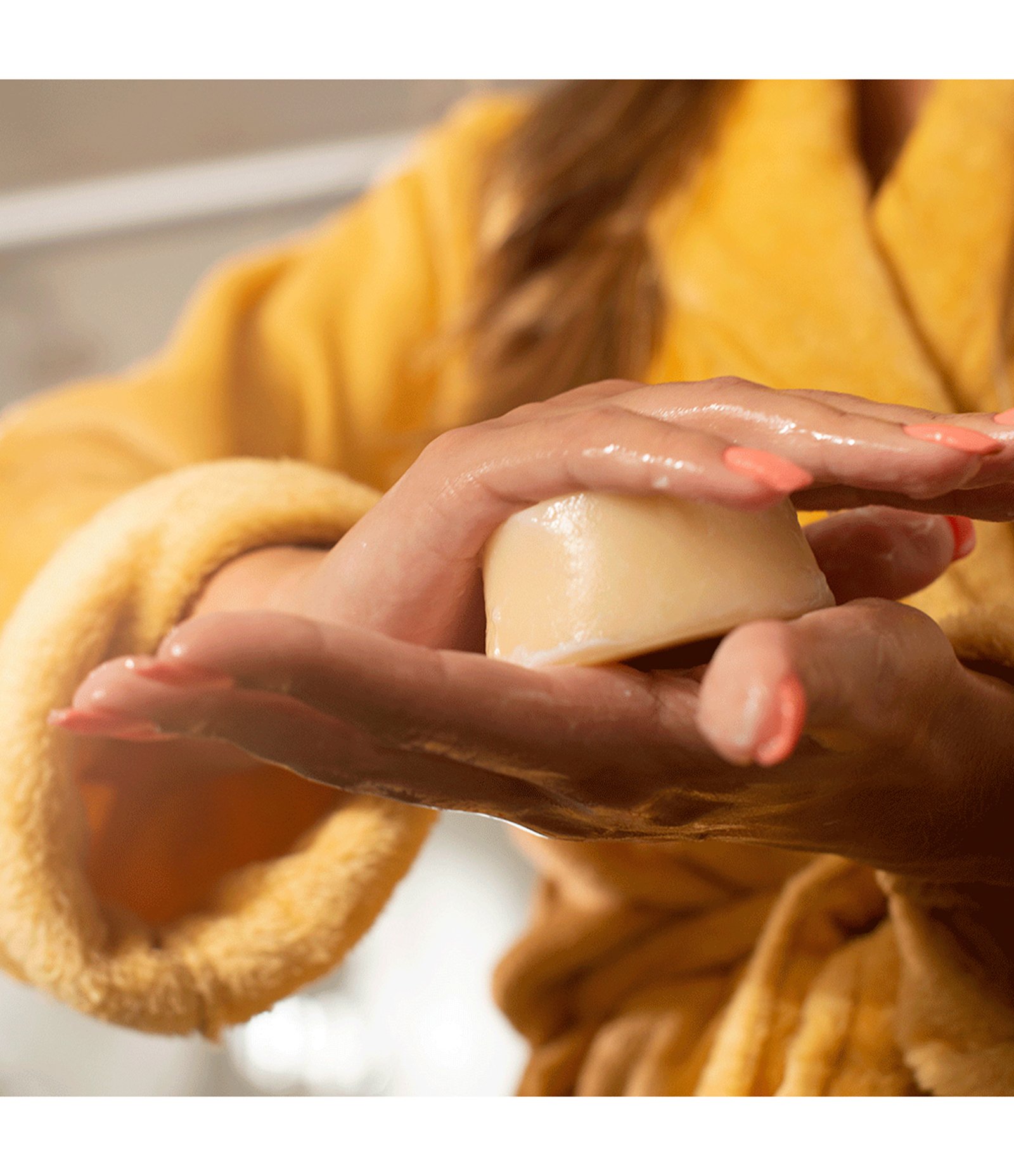 Condicionador em Barra para Cabelos Lisos Lola Cosmetics 65g 4