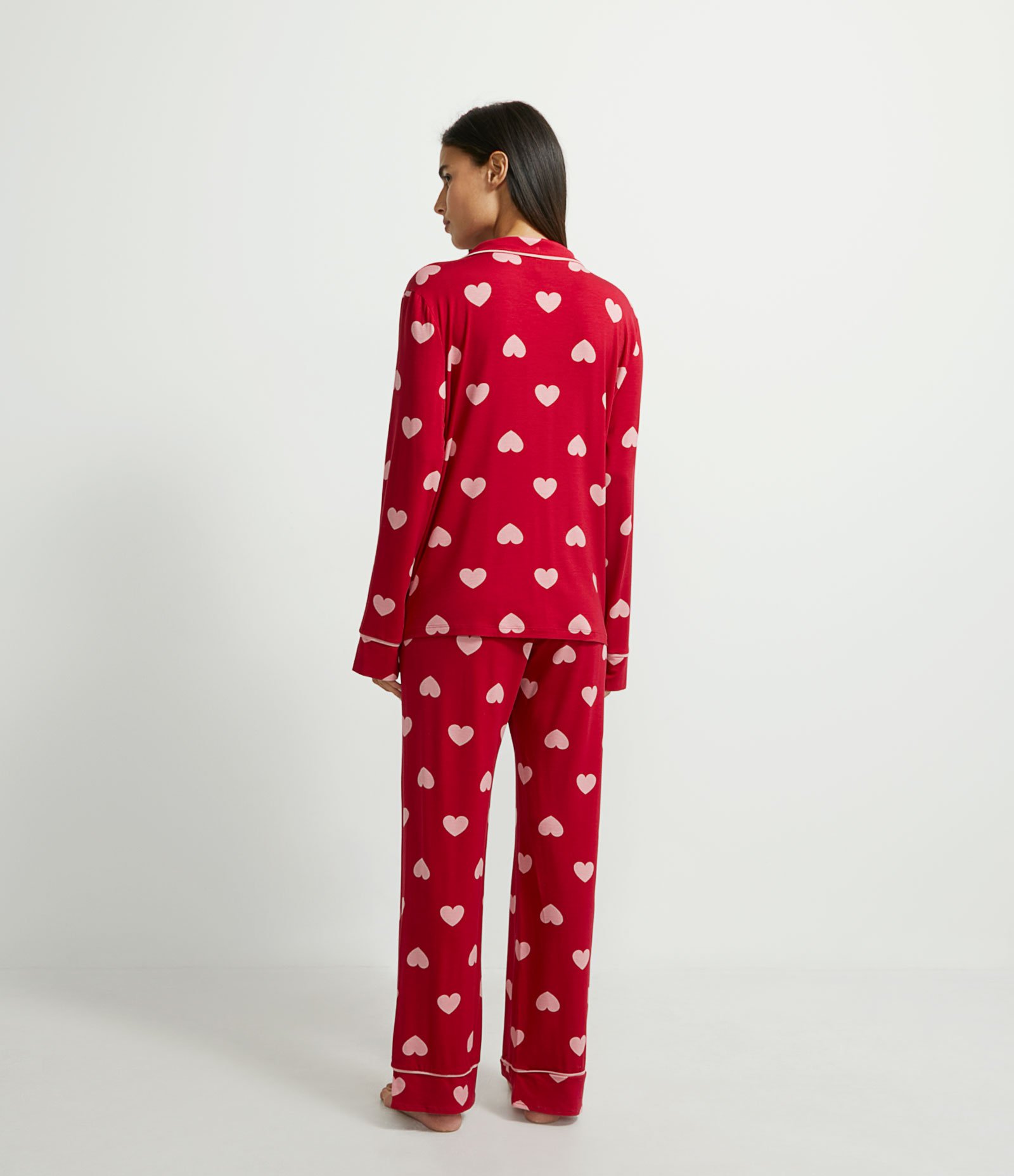 Pijama Americano Longo em Viscolycra com Estampa de Coraçõezinhos Vermelho 2