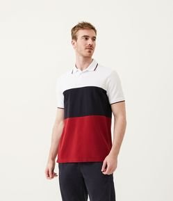 Camisa Polo Regular em Algodão com Blocos de Cor e Manga Curta
