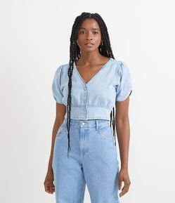 Blusa Manga Curta Bufante em Jeans com Botão de Pressão