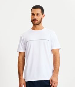 Camiseta Esportiva com Detalhes Refletivos e Manga Curta