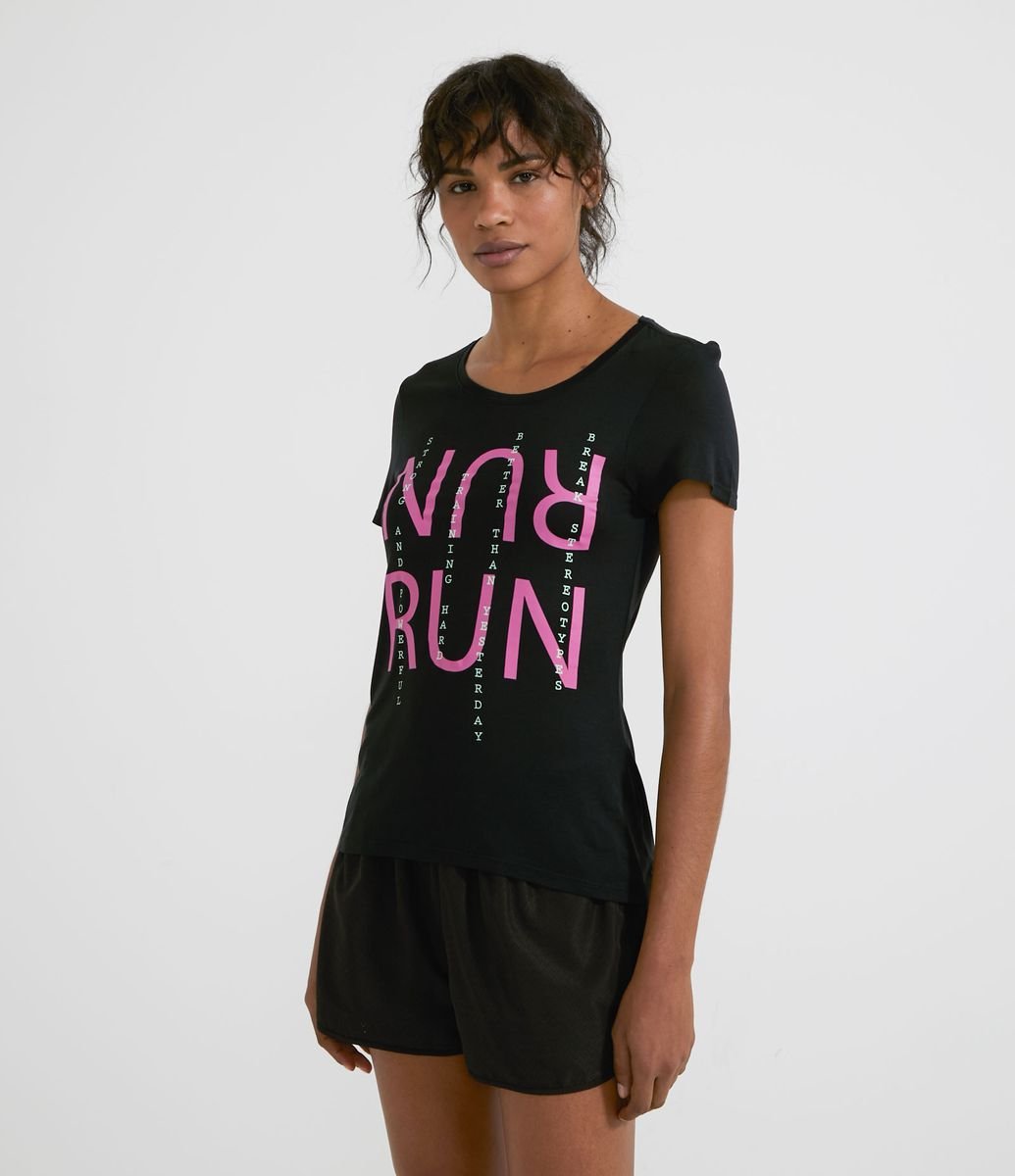 Menor preço em Camiseta Esportiva em Viscose com Estampa Escrita RUN RUN