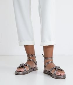 Rasteira Metalizada com Amarração com nós - Renner