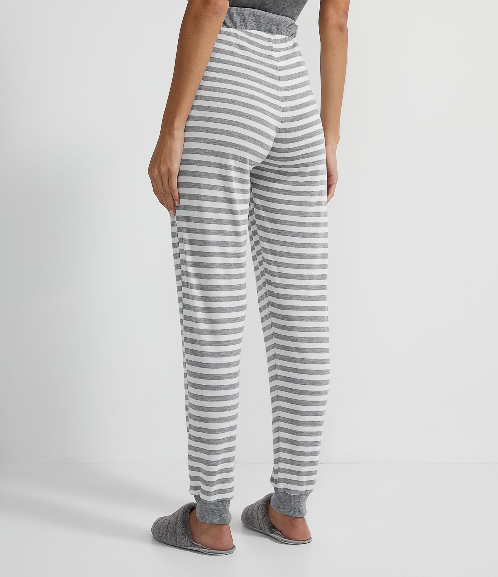 Calça de Pijama em Viscolycra Listrada Cinza Claro 2