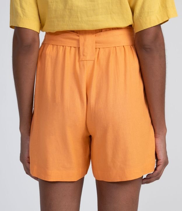 Short em Viscolino con Transeúnte Ancho y Banda Naranja 2