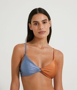 Biquíni Top em Poliamida com Duas Cores e Torcido no Busto