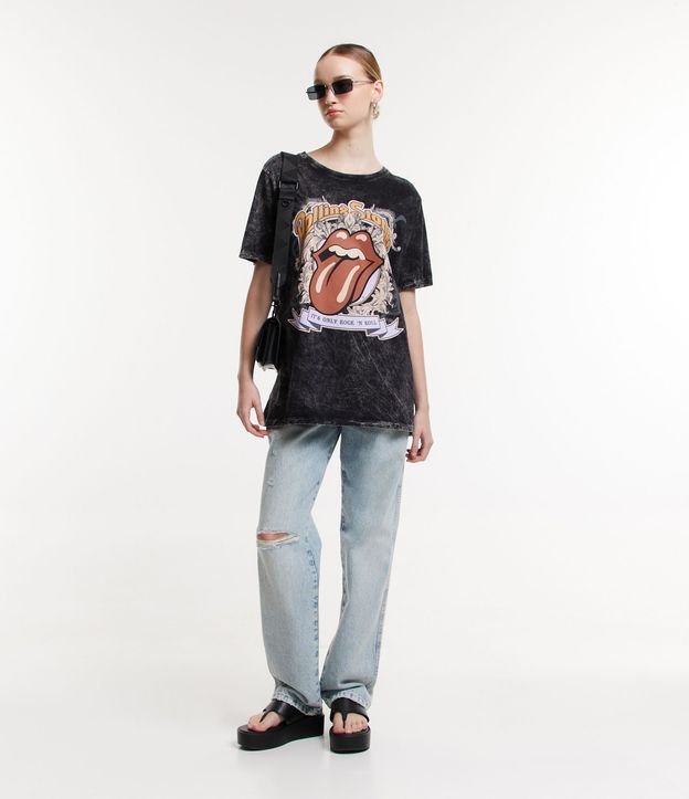 Camiseta Alongada em Algodão Marmorizado com Estampa Rolling Stones Preto 2