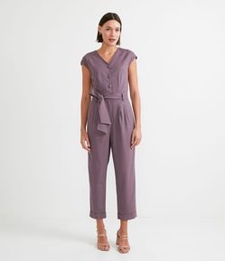 Macacão sem Manga em Viscolinho com Faixa na Cintura