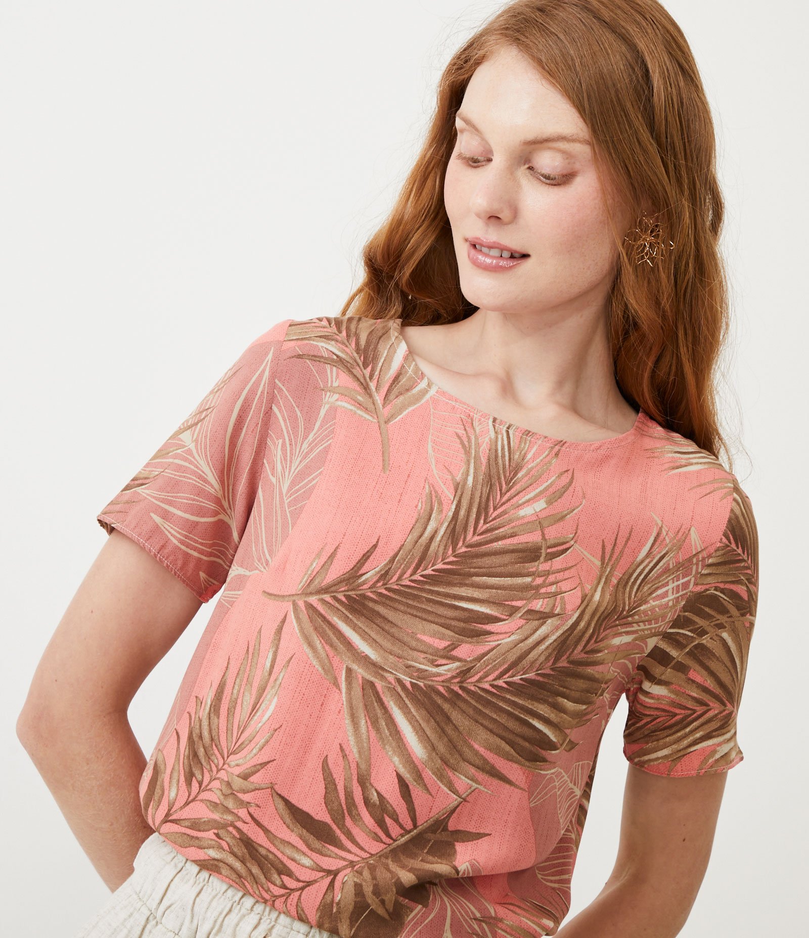 Blusa em Viscose com Estampa Folhagem Rosa 4