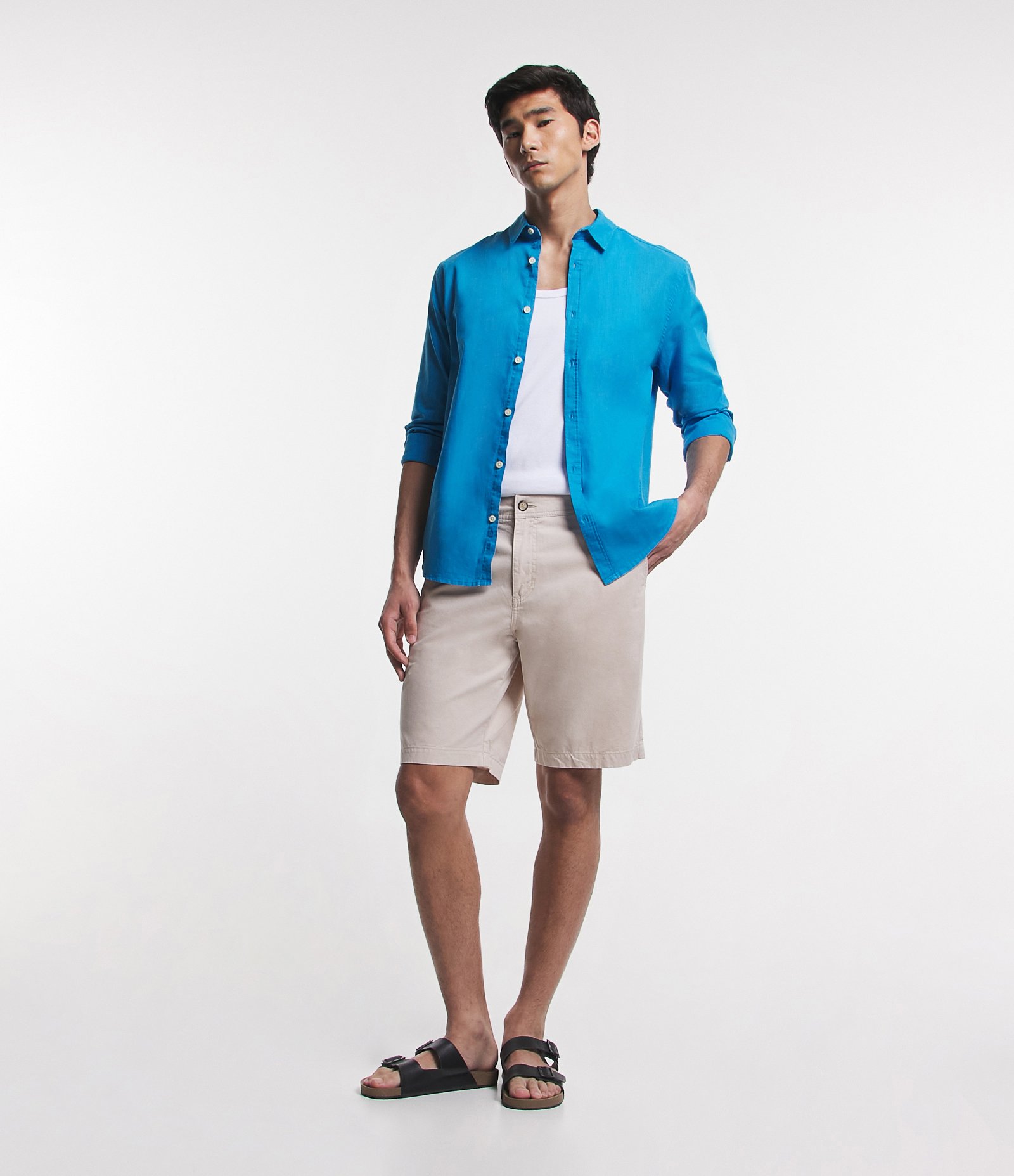 Bermuda Reta em Sarja com Bolso Bege Claro 1