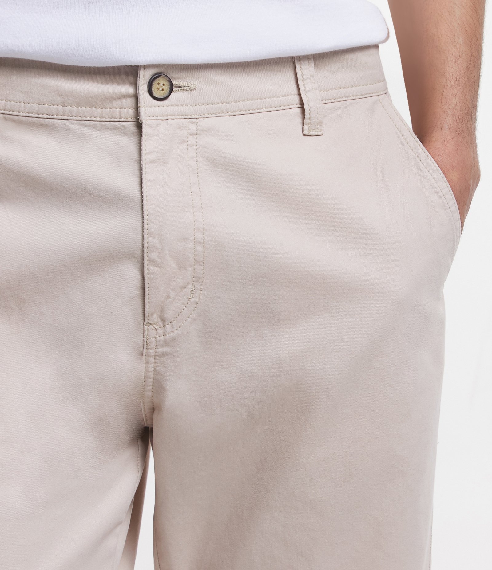 Bermuda Reta em Sarja com Bolso Bege Claro 3