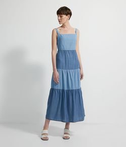 Vestido Longo Jeans Bicolor com Alcinhas e Bolsos Embutidos