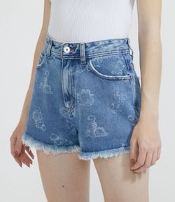 Short Cintura Alta em Jeans com Estampa Garfield e Barra Desfiada