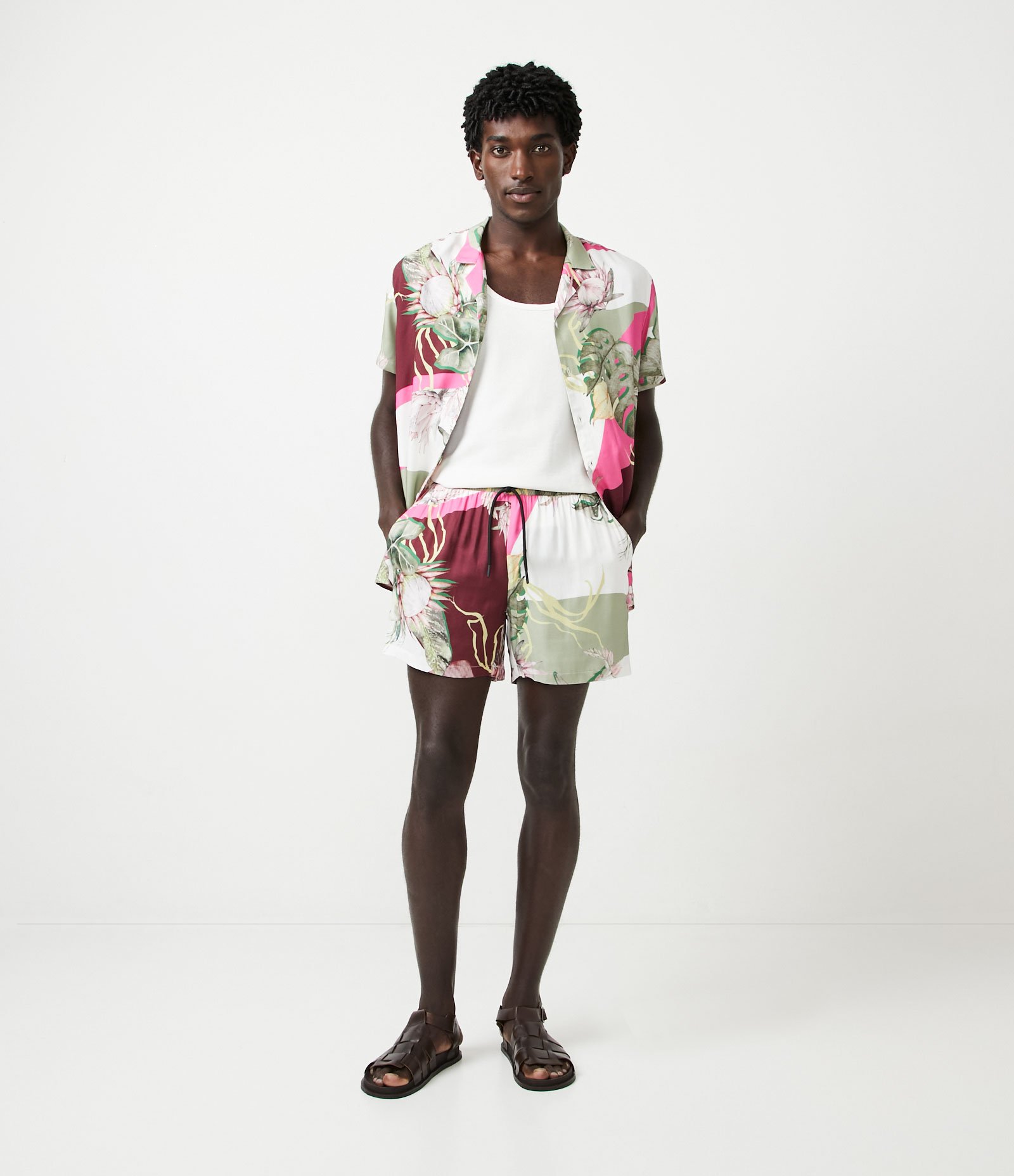 Bermuda em Viscose com Estampa Floral Cinza 1