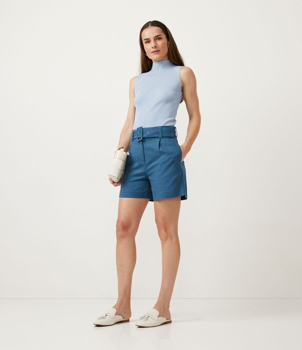 Short em Viscolinho com Cinto Fivela e Pregas Menor preço em Short em Viscolinho com Cinto Fivela e Pregas