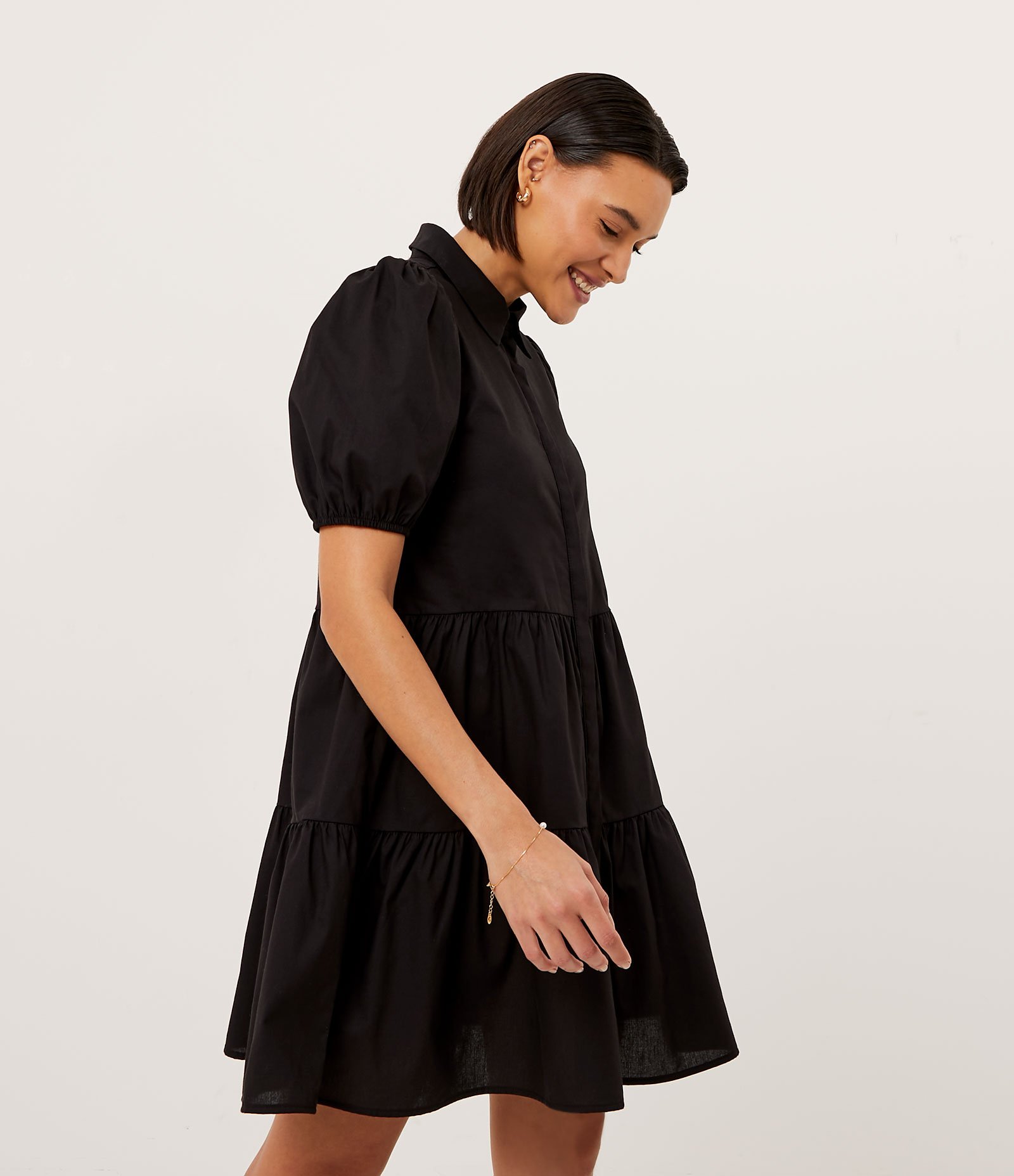 Vestido Curto em Tricoline com Babados na Saia Preto 3