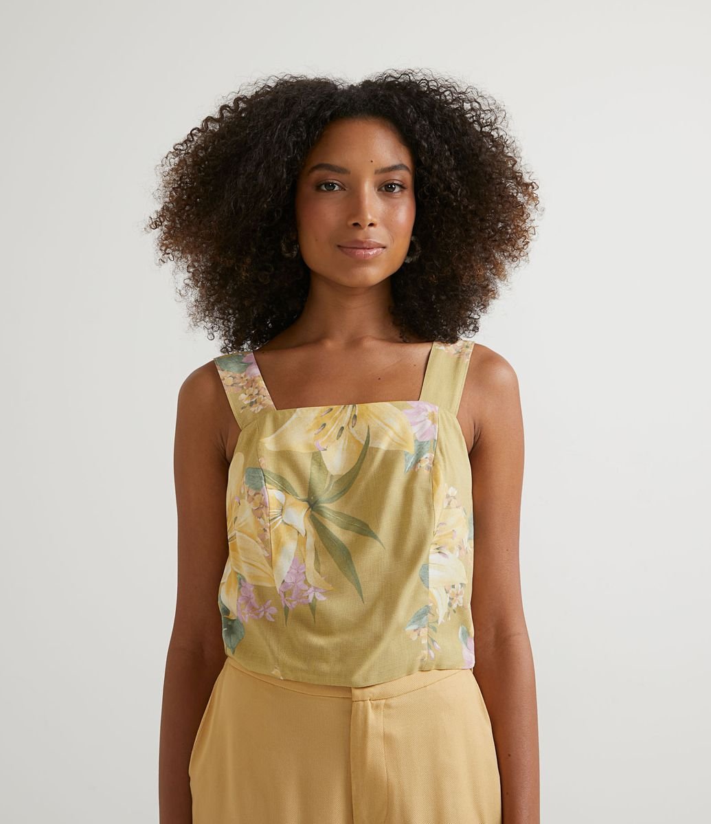 Blusa Cropped Regata com Alça Larga e Estampa Floral Menor preço em Blusa Cropped Regata com Alça Larga e Estampa Floral