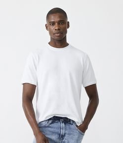 Camiseta Regular em Viscose com Manga Curta