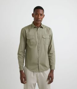 Camisa Comfort em Algodão com Bolsos Frontais