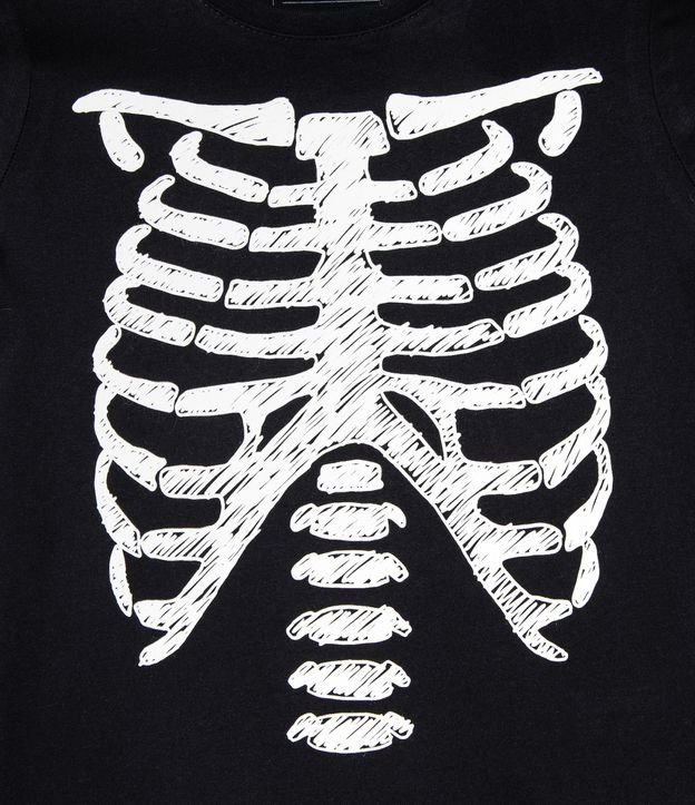 Remera Infantil Estampada Esqueleto Brilla en la Oscuridad - Tam 5 a 14 años Negro 4