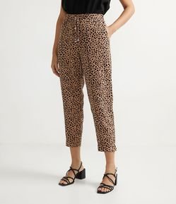 Calça Fluida com Amarração no Cós e Estampa Animal Print Oncinha