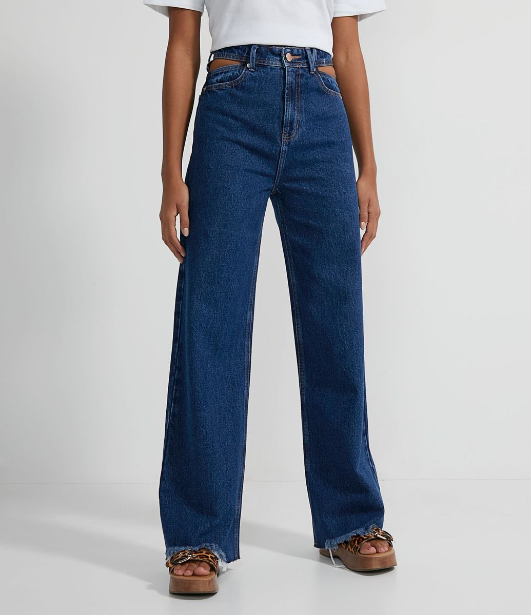 Calça Wide Leg em Jeans com Vazados e Puídos na Barra Azul