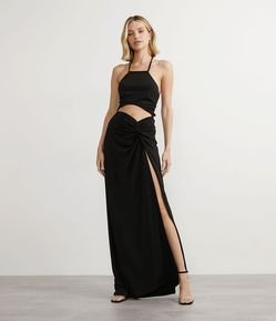 Vestido Longo em Malha Crepe com Gola Halter e Abertura Frontal