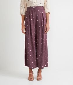 Calça Pantacourt em Viscose com Pregas Frontais e Estampada Quadriculada