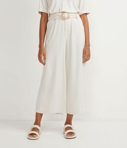 Calça Pantacourt em Viscolinho com Cinto de Fivela