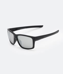 Óculos de Sol Quadrado Esportivo com Detalhes em Borracha e Lente Espelhada