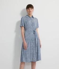 Vestido Manga Curta Chemise em Viscose com Estampa Poá e  Cinto Faixa