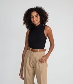 Blusa Regata Alongada em Viscose Canelada com Gola Alta