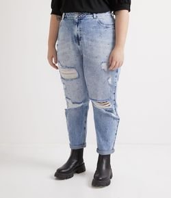 Calça Jeans Mom com Puídos e Tachinhas Curve & Plus Size
