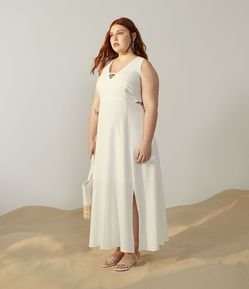 Vestido Longo em Linho com Aviamentos no Decote Curve & Plus Size