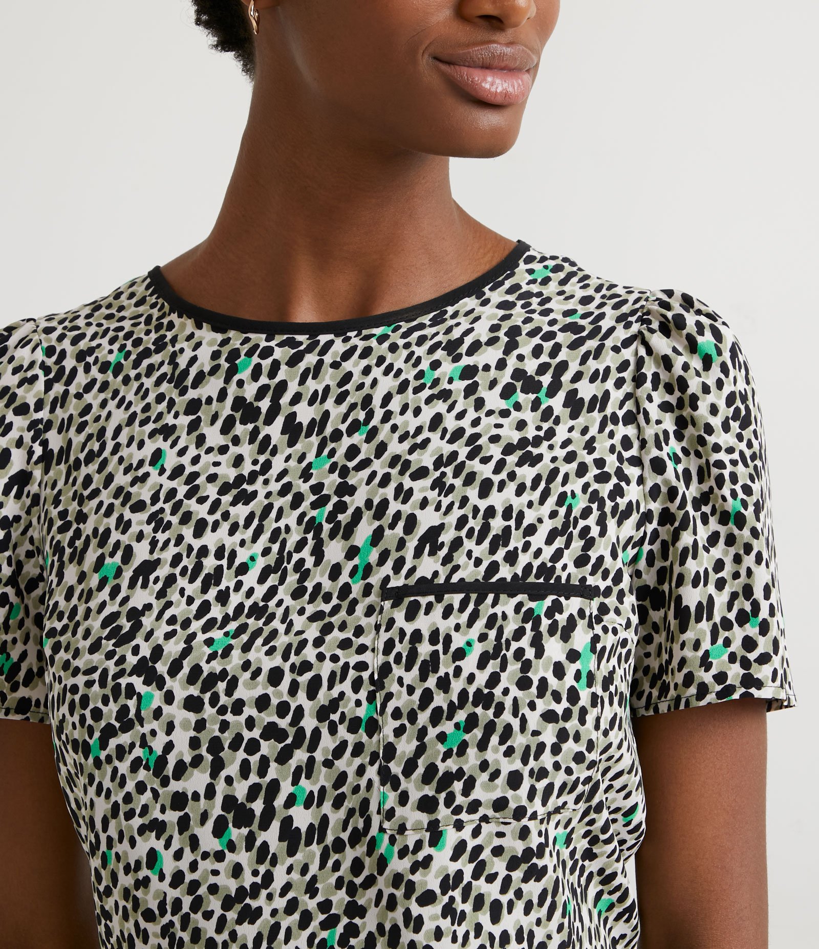 Blusa em Crepe com Manga Curta e Estampa Monet com Vivos Contrastantes Branco 3