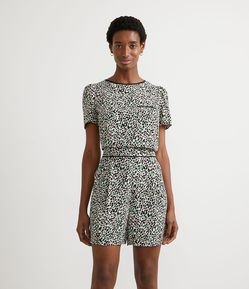 Blusa em Crepe com Manga Curta e Estampa Monet com Vivos Contrastantes