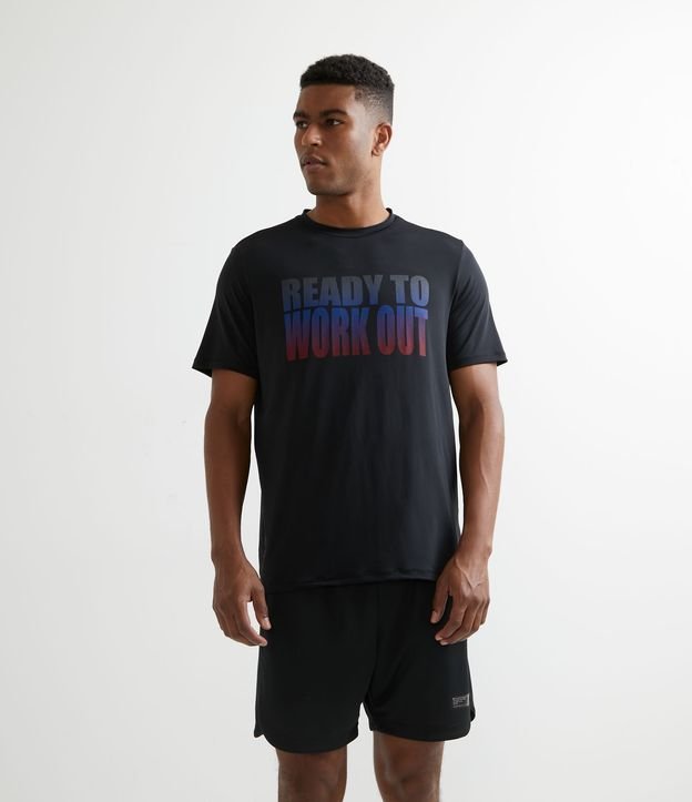 Camiseta Esportiva com Estampa em Lettering