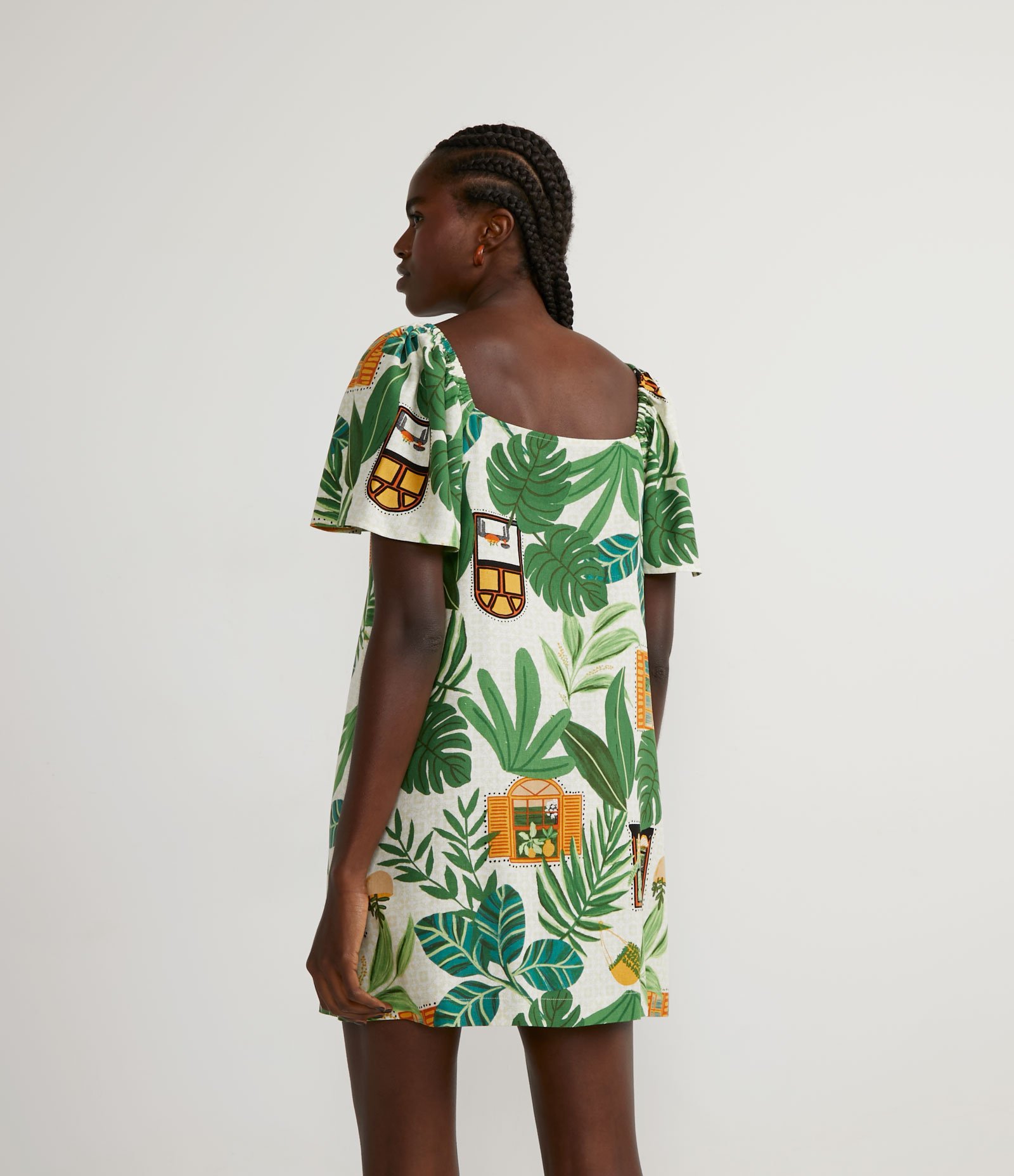Vestido Curto em Linho com Manga Ampla e Estampa de Folhagem Branco 2