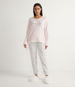 Pijama Longo em Fleece com Bordado Enjoy na Blusa e Calça Xadrez
