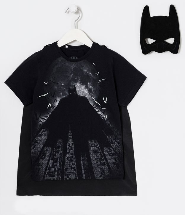 Camiseta Infantil Estampa do Batman com Máscara e Capa - Tam 3 a 10 anos