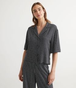 Camisa Ampla em Viscose com Estampa Quadriculada