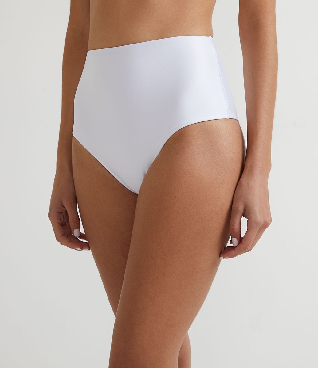 Biquíni Calcinha Hot Pants Básica em Poliamida Menor preço em Biquíni Calcinha Hot Pants Básica em Poliamida