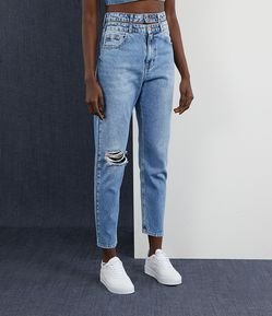 Calça Mom Jeans com Cós Duplo Vazado e Puído no Joelho