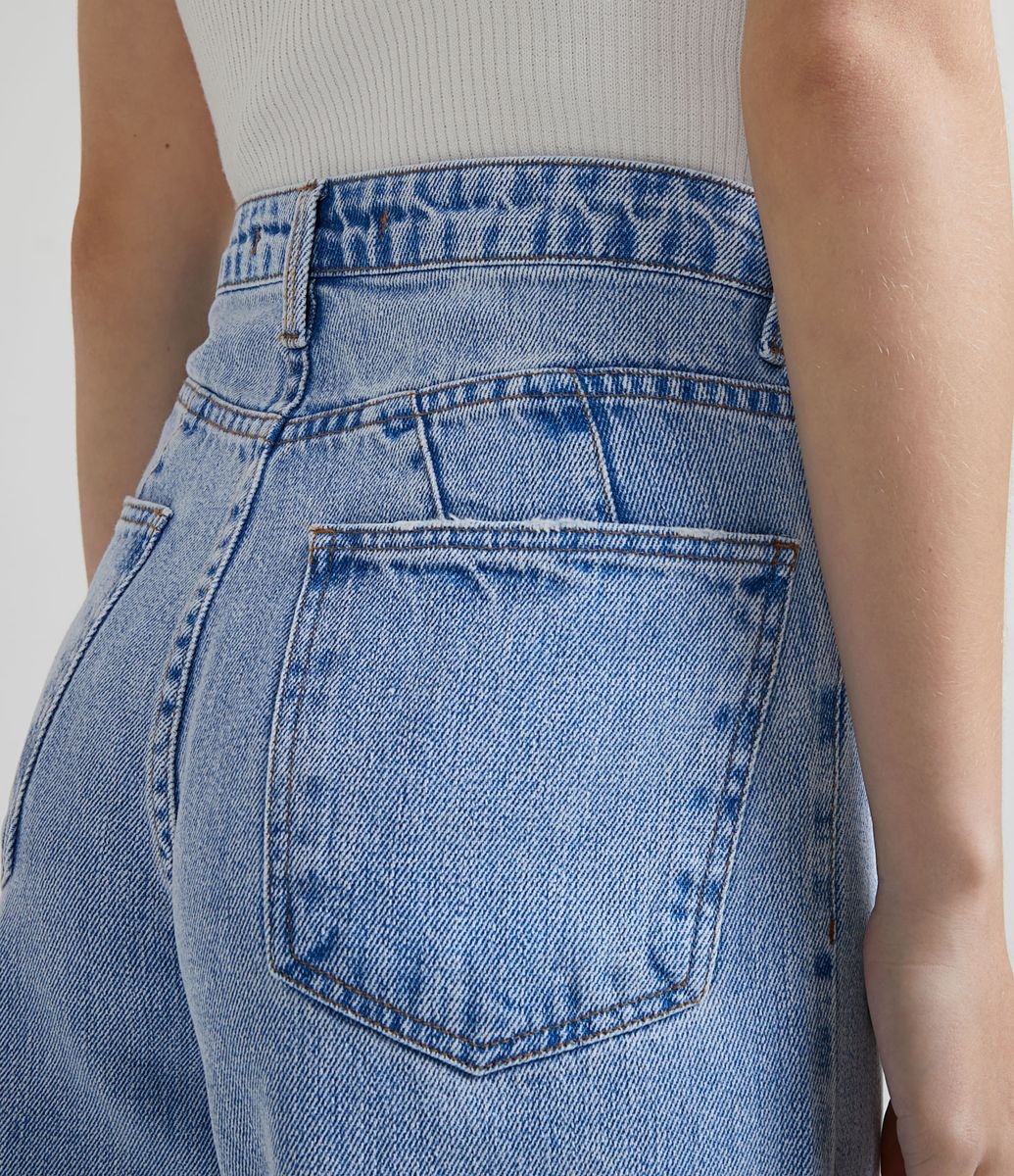 Calça Pantacourt Jeans com Puído na Barra Azul