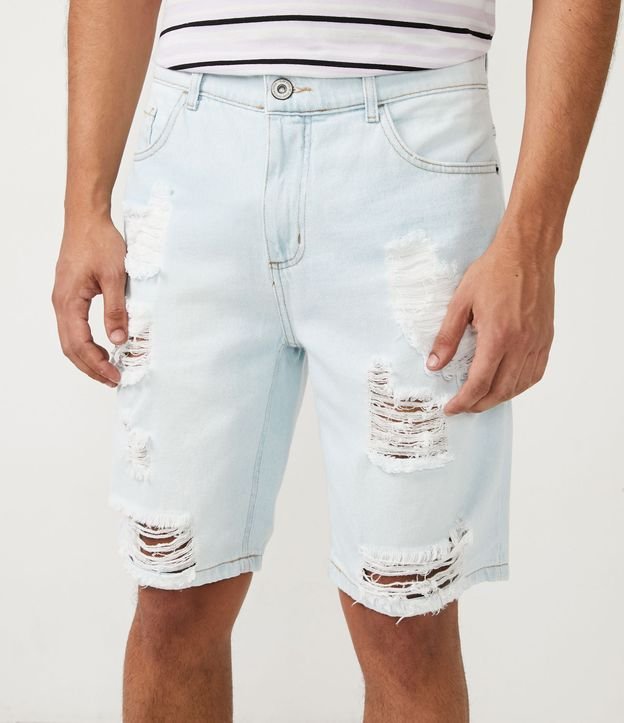 Bermuda Jeans Sem Estampa com Rasgos e Puídos Azul 2