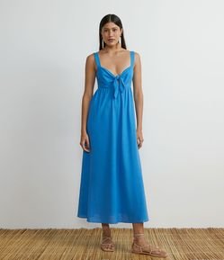Vestido Midi em Viscolinho com Abertura e Nó no Busto