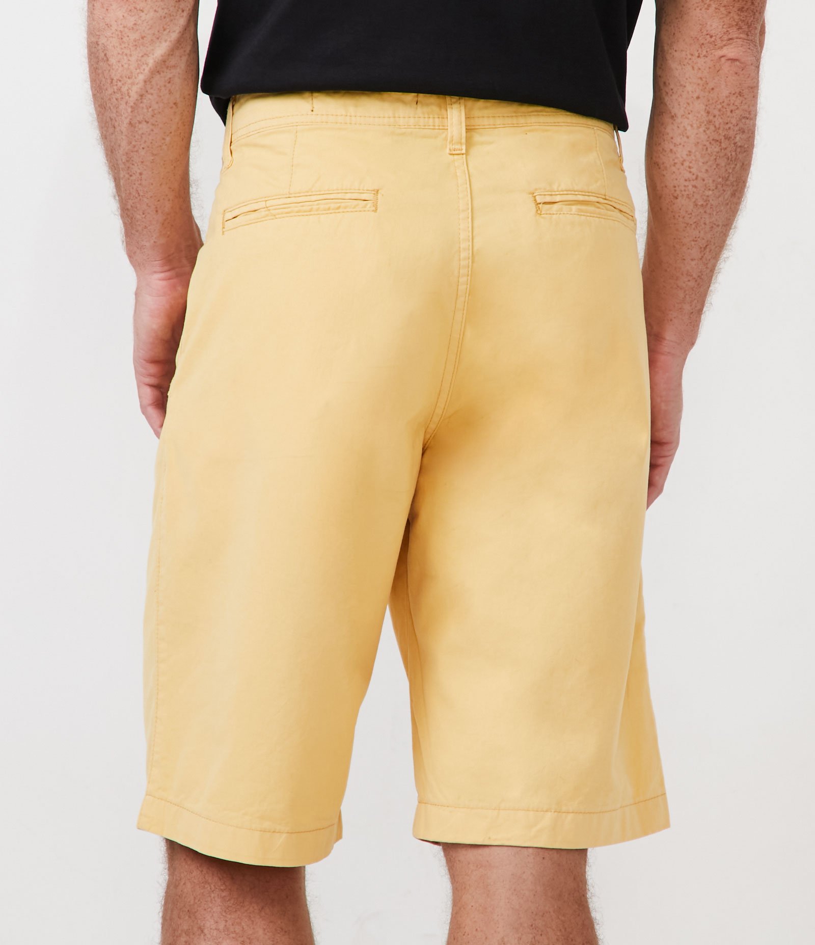 Bermuda Reta em Sarja com Bolso 3