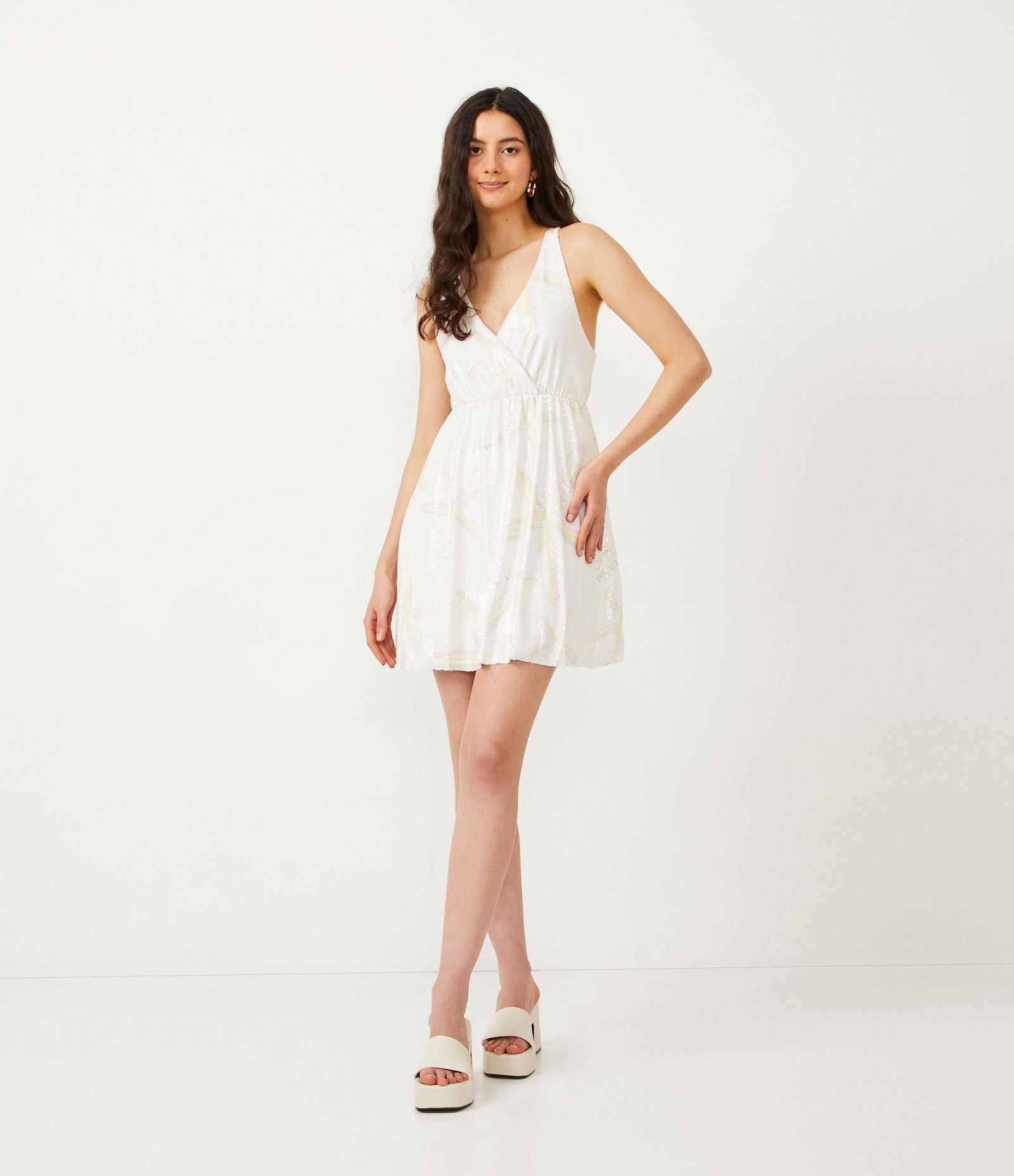 Vestido Curto em Malha Malha Paetê com Estampa Estrelas do Mar Bege 2