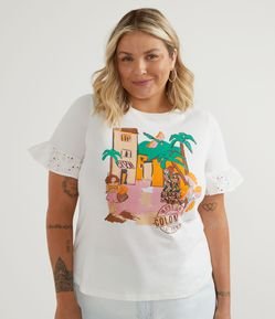 Blusa Manga Curta em Algodão com Estampa Colombia e Babados em Broderie Curve & Plus Size