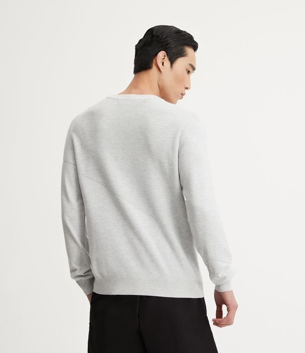 Blusão Suéter Slim em Tricô com Textura Assimétrica Cinza 4